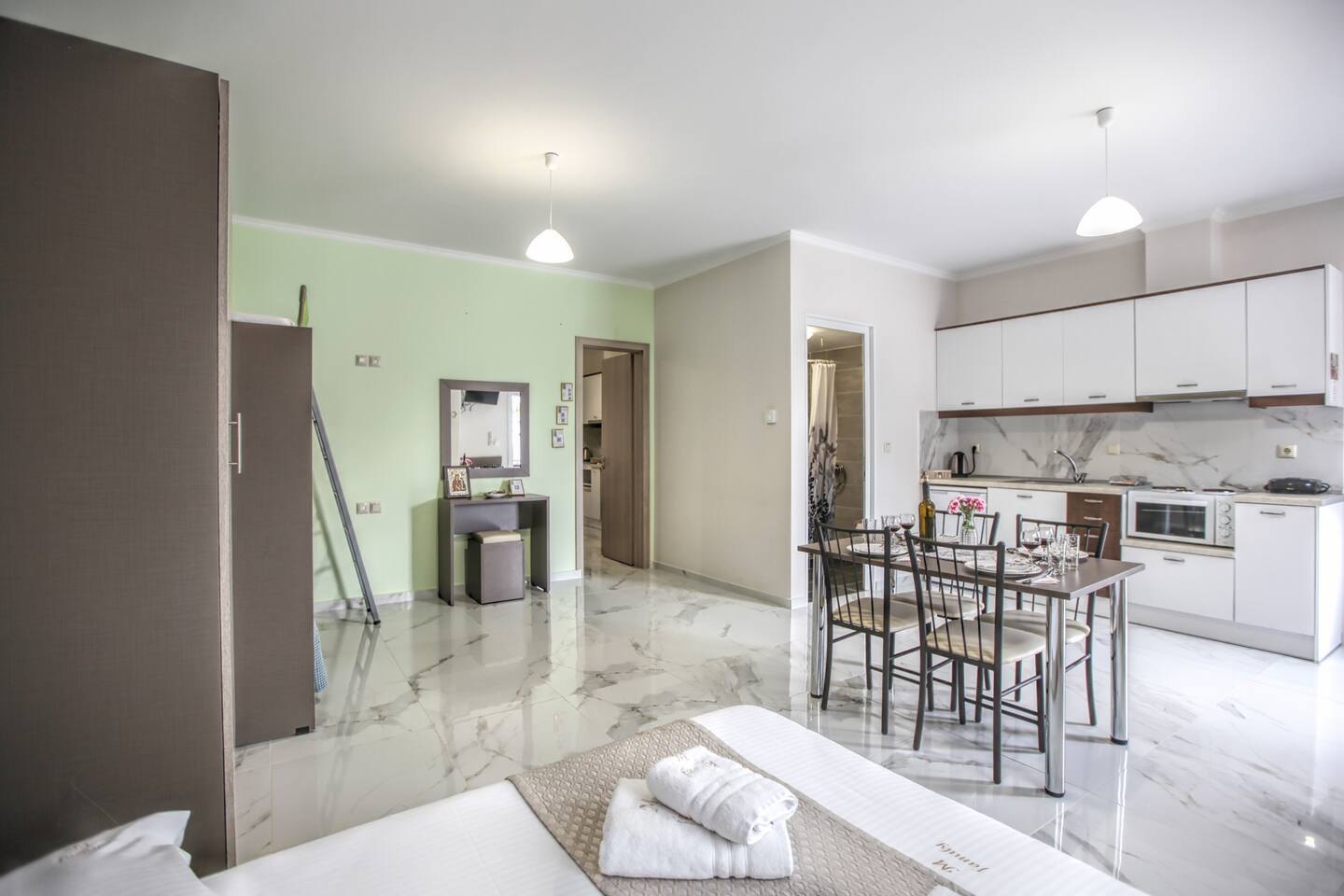 Del Sol Meteora Luxurious Family Suites #1 2